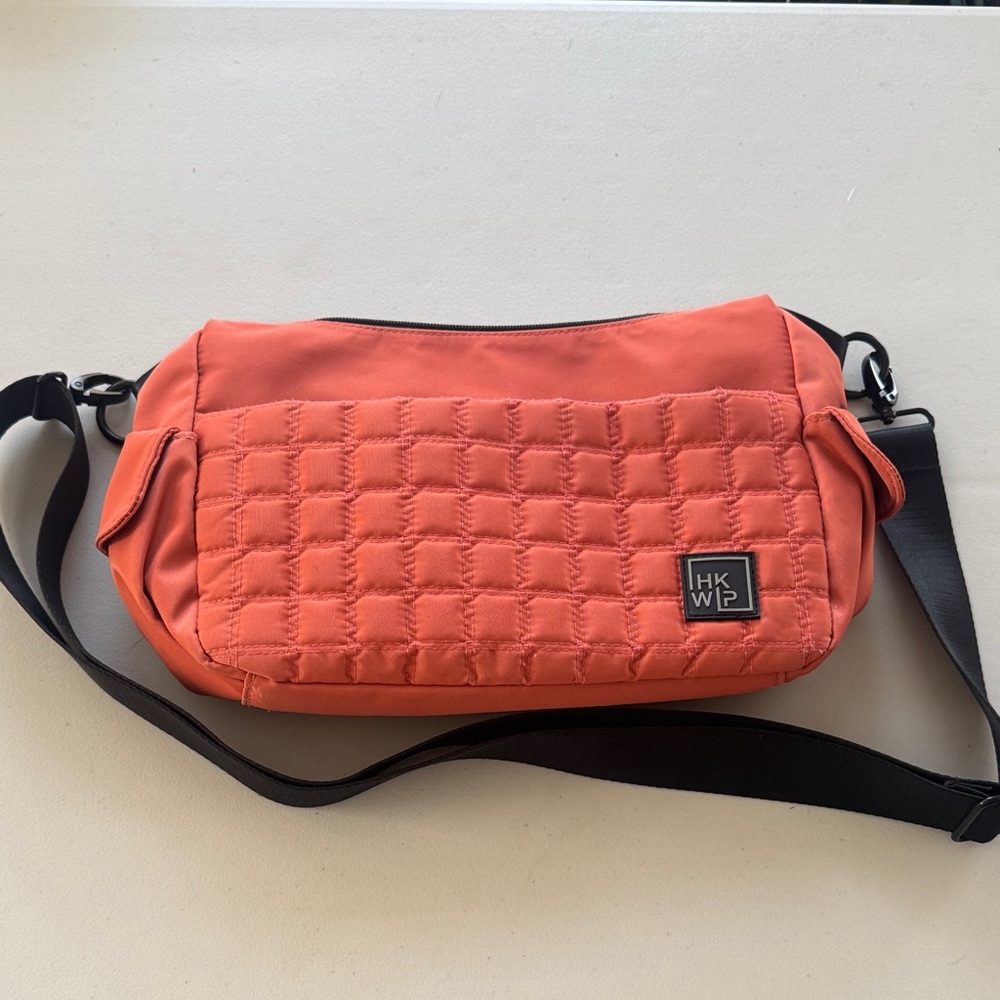 Crossbody bag with lots of pockets